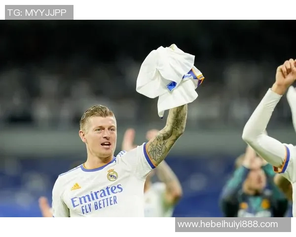 克罗斯在足球历史上的影响力与成就探讨:从天才少年到世界级中场巨星 克罗斯在足球历史上的影响力与成就探讨:从天才少年到世界级中场巨星