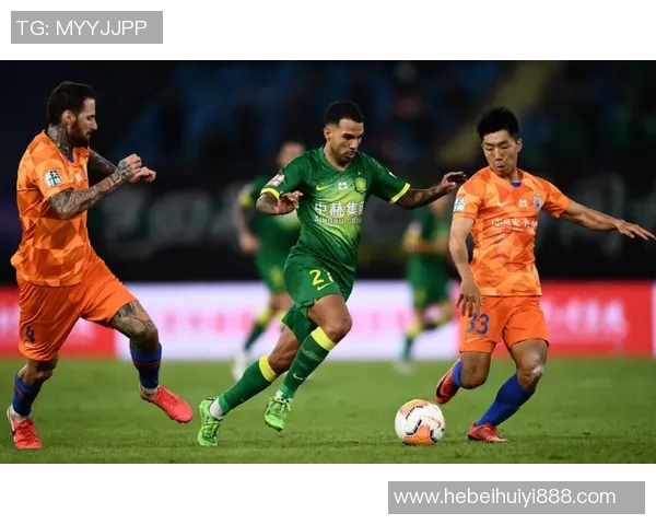 国安鲁能激战回顾比赛精彩瞬间与争议判罚分析
